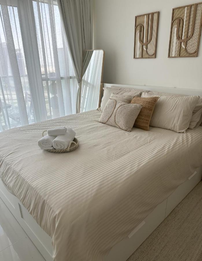 Tranquil Studio In Damac Hills Dubai Exterior photo